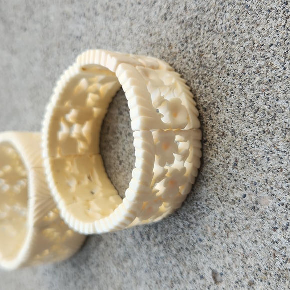 vintage ivory bracelets - Picture 6 of 9